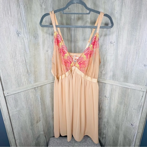 Torrid Embroidered Baby Doll Chemise - Picture 1 of 5